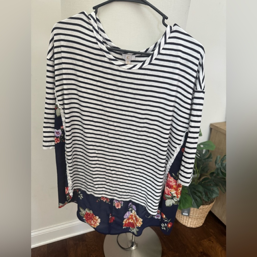 Charming Charlie Women’s striped blouse high low size XL
